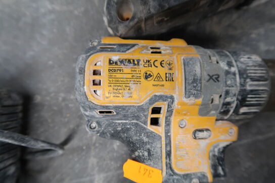 2 stk. akku håndværktøj DEWALT DCD791 med 2 stk. batterier og lader 