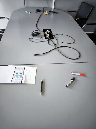 Konferencebord samt 7 stk. konferencestole