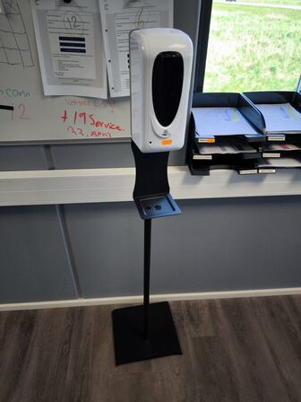 2 stk. whiteboard, div. Covers, spritdispenser m.m.