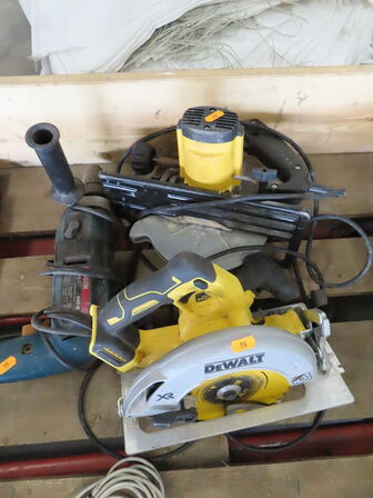 2 stk DEWALT rundsave og en BOSCH Boremaskine