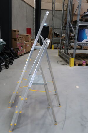 2 stk. Alu trappestiger 4 trin & 6 trin 