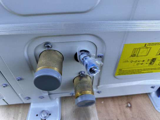 Fabriksny 8 KW luft til vand varmepumpe KAISAI KHC-08RY3-B
