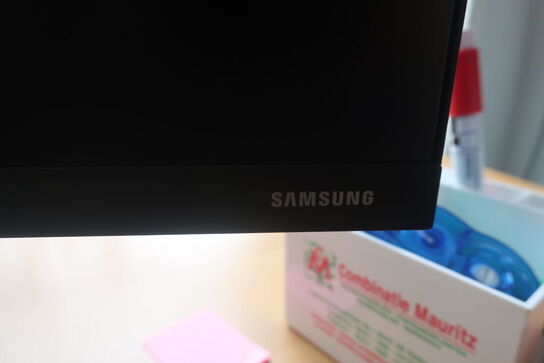 2 stk. skærme SAMSUNG F27T450FQR m.m.