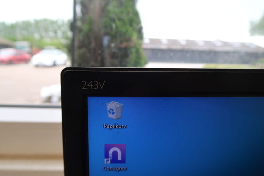 Computer FUJITSU Esprimo G558 med computerskærm PHILIPS 243V