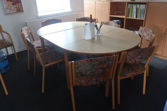 Mødebord med 11 stole