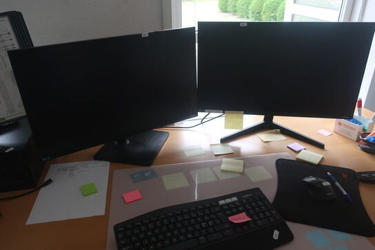 2 stk. skærme SAMSUNG F27T450FQR m.m.