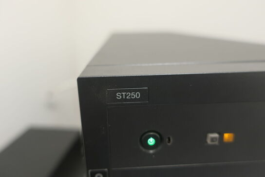 Server LINOVO ST250