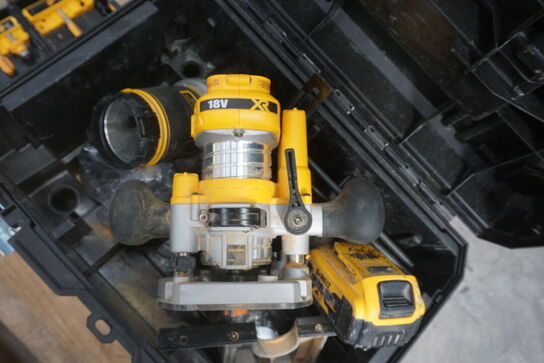 Fræser DEWALT DCW600