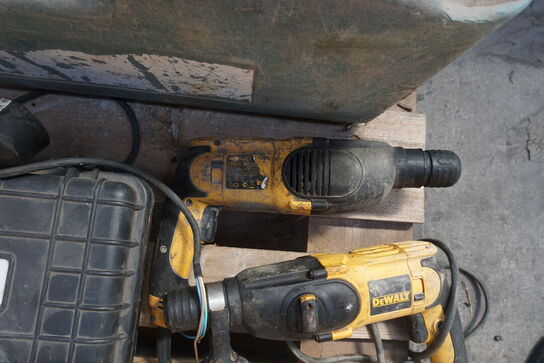 2 stk. Boremaskine DEWALT mv. 
