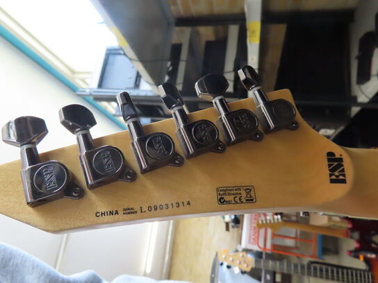 Guitar LTD LEXI-200 inkl. Stativ