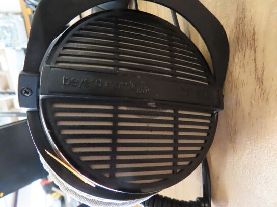 Høretelefoner - BEYERDYNAMIC DT 990 PRO