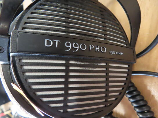 Høretelefoner - BEYERDYNAMIC DT 990 PRO