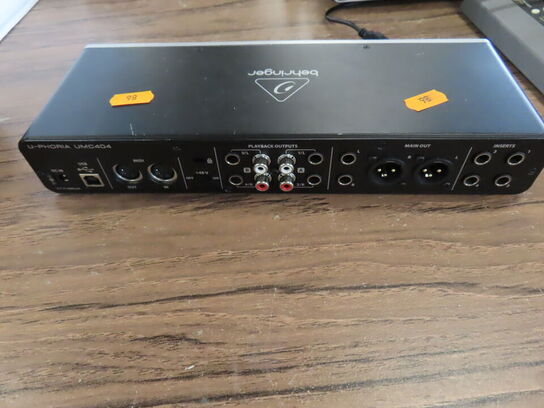 Lydkort - BEHRINGER U-PHORIA UMC404