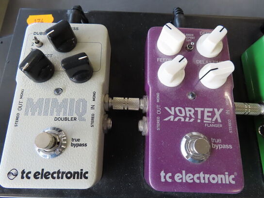10 stk. Guitarpedaler på stand TC ELECTRONIC