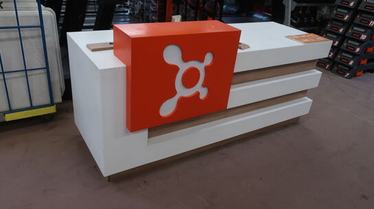 Receptionsdisk 80x214x88/106 cm