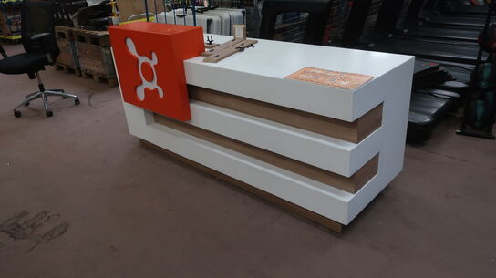 Receptionsdisk 80x214x88/106 cm