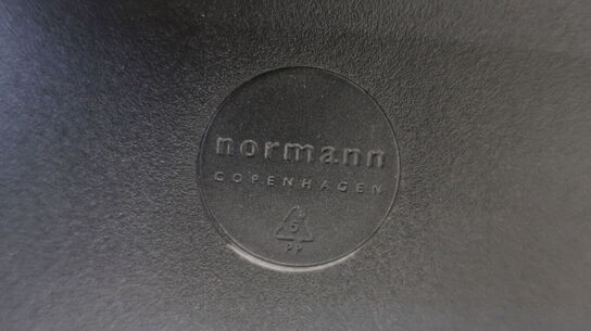 2 stk. NORMANN CPH. taburetter m. fodstøtte