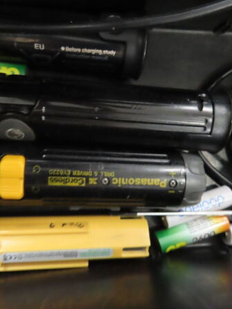 Kasse med batteriskruetrækkere PANASONIC DRILL DRIVER