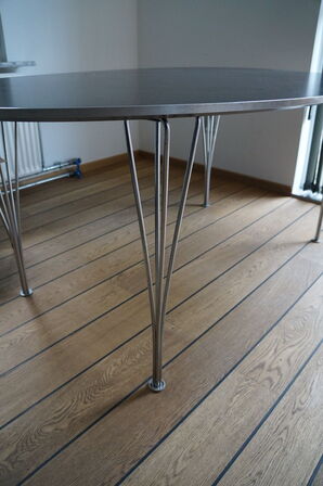 Spisebord FRITZ HANSEN Superellipse