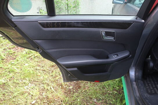 Personbil MERCEDES E220 Bluetec diesel (momsfri) (uden afgift)