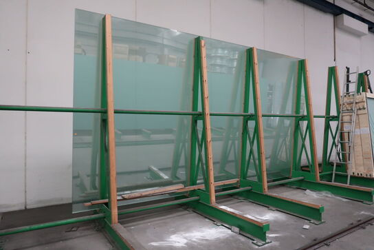 Lot of glass boards, i.a. 6x3.2m