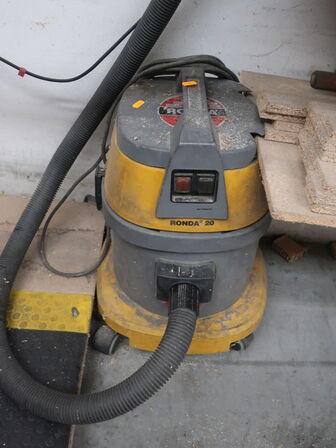 Vacuum cleaner RONDA 20