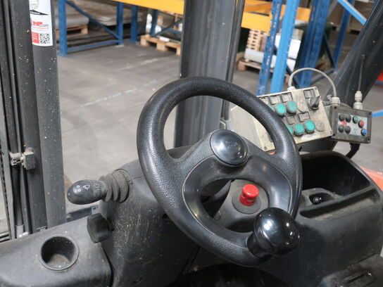 Forklift LINDE E16P-01 year 2013