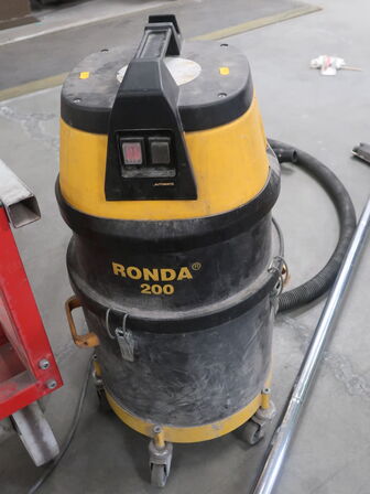 Vacuum cleaner RONDA 200