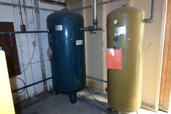 2 pieces F.F. pressure tanks or 500L and 1000L