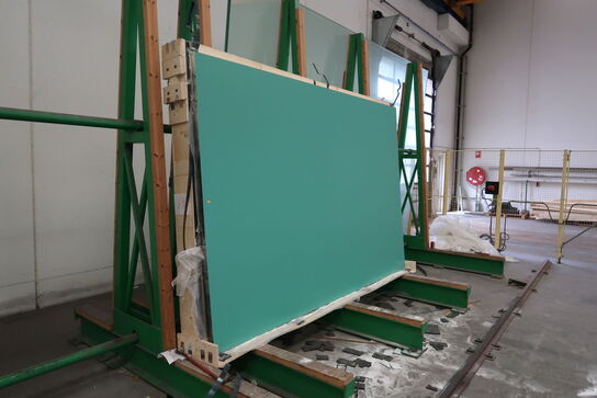 Lot of glass boards, i.a. 6x3.2m