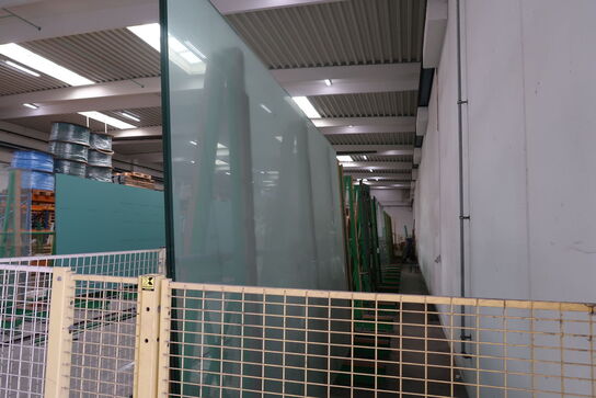 Lot of glass boards, i.a. 6x3.2m