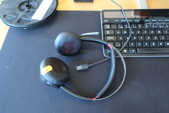 IT-udstyr LENOVO samt LOGITECH