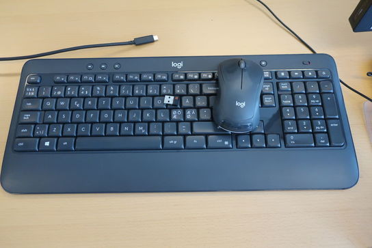 IT-udstyr LENOVO samt LOGITECH