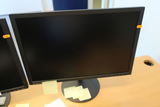 2 stk. monitors LENOVO, tastatur samt dockingstation LENOVO