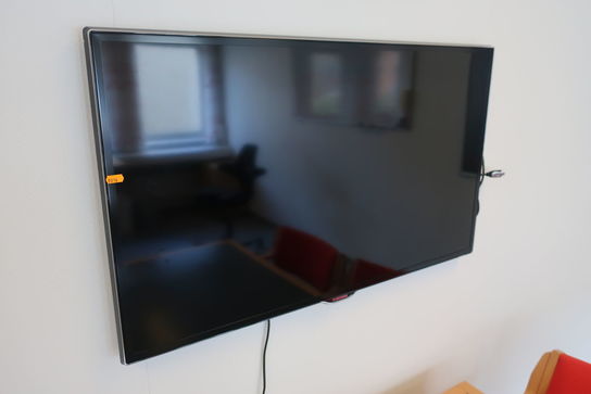 Væghængt TV SAMSUNG (skal afmonteres af kunde)