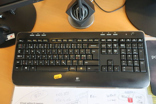 IT-udstyr LENOVO samt LOGITECH