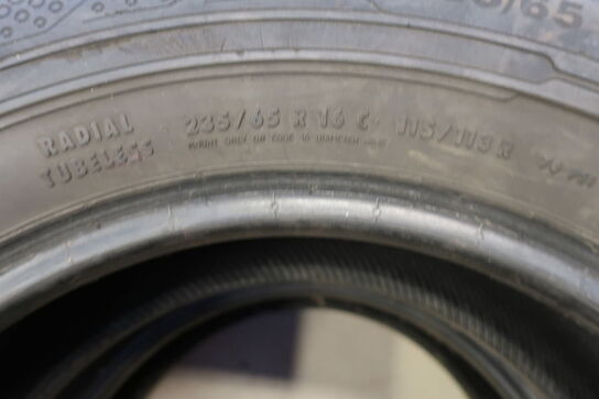 2 stk. dæk CONTINENTAL 235/65 R 16 C