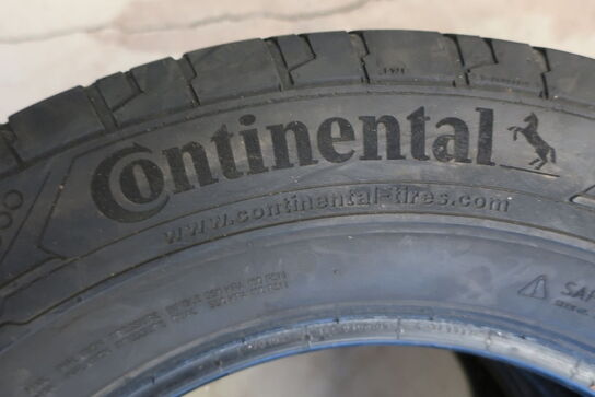 2 stk. dæk CONTINENTAL 235/65 R 16 C