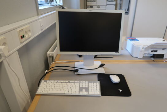 LCD monitor 22", Fujitsu B22W7