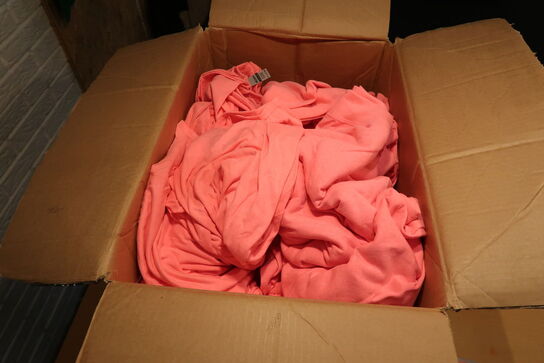 Ca. 30 stk. Heavy Blend T-shirts / Sweatshirts i Pink 