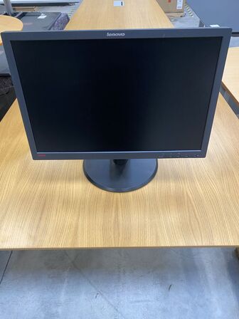 2 stk. Monitor 24¨ LENOVO