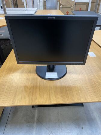 2 stk. Monitor 24¨ LENOVO