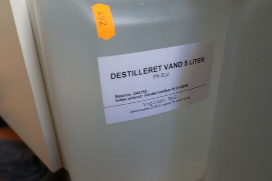 Diverse forbrugsmaterialer, håndklæder, destilleret vand m.m.