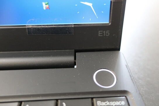 Bærbar computer LENOVO E15