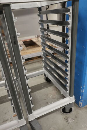 Stikvogn CAMBRO 9 stik 1/1 GN