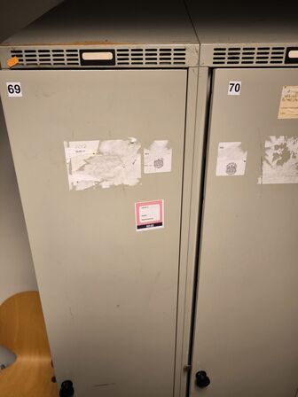 2 stk. omklædningsskabe