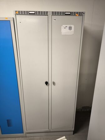 Omklædningsskab