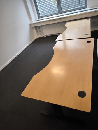2 stk. el. hæve/sænke skriveborde