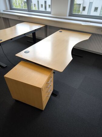 2 stk. el. hæve/sænke skriveborde