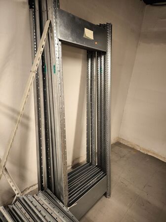 Reolvanger samt hylder